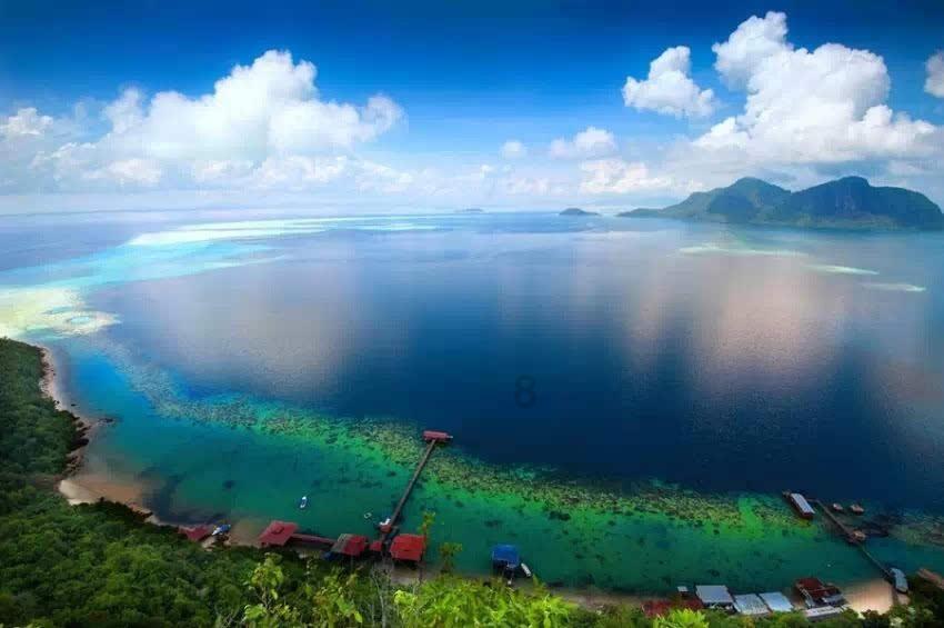 逃离破旧弃城