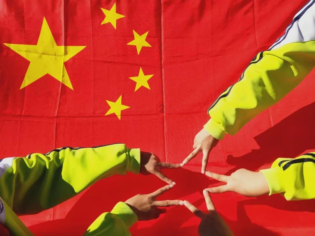逃离隐秘的洞穴