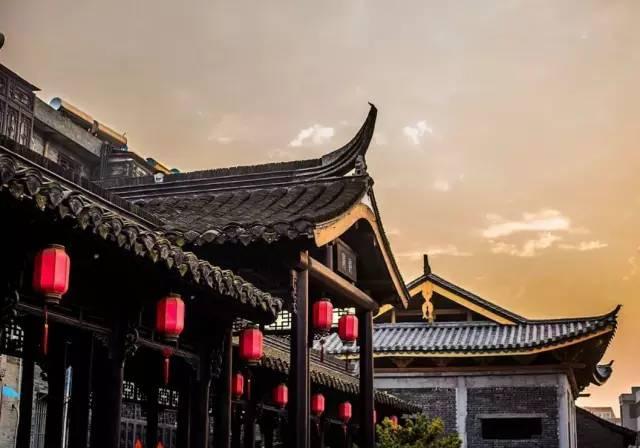 CBA排名大变！辽宁新疆哄抢第1，广东内忧外患，两大黑马挤掉首钢